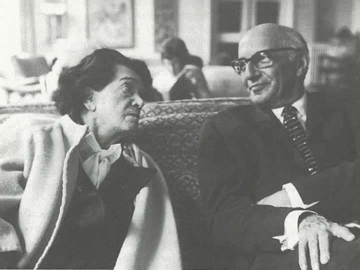 Otto Aschermann mit Mary Wigman (um 1966). In: Walter Sorell, „Mary Wigman. Ein Vermächtnis“, Florian Noetzel, Wilhelmshaven 1986. 26 AschermannWigman web