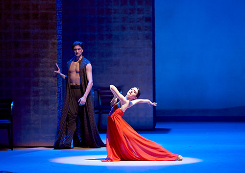 Potiphar (Peci) mit Frau (Papapva) © Wiener Staatsballett / Michael Pöhn peci papava 1