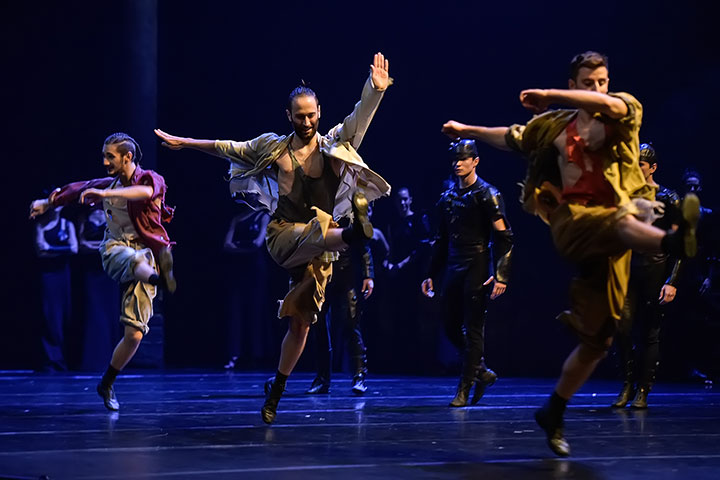 Choreografischer Höhepunkt: Pas de trois Mercutio, Romeo und Benvolio © Jean-Claude Carbonne Prelj drei