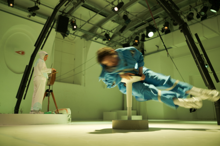 Kollektiv Kunststoff: "Kleiner Schritt, großer Sprung" © Bernhard Wolf kunststoff2