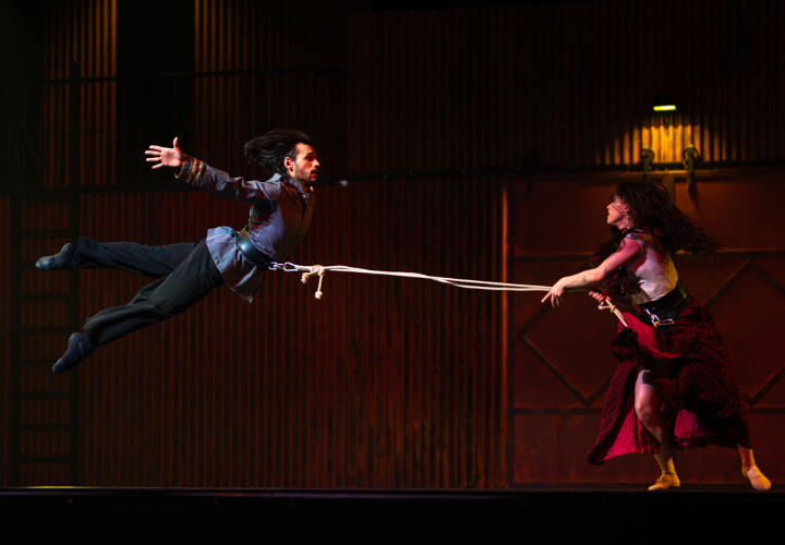 Enrique Gasa Valga / Limonada Dance Company: "Carmen" © Peter Koren Carmen5