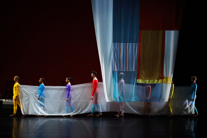 Trisha Brown Dance Company: "Dancing With Bob / Travelogue", Ch: Merce Cunningham © Ben McKeown