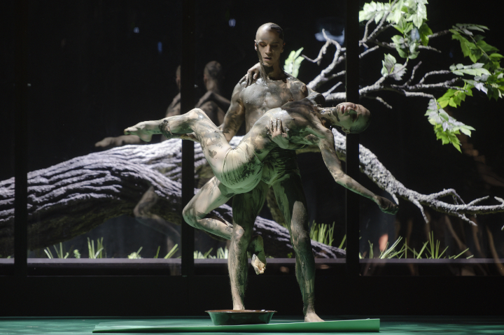Ballett des Staatstheater Augsburg: "Mozart-Requiem", Ch: Peter Chu; im Bild: Thomas Krähenbühl, Giulia Finardi © Jan-Pieter Fuhr mozartrequiem7