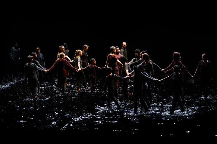 Rachid Ouramdane "Franchir la nuit" © Andrea Macchia / Bolzano Danza Ouramdane7