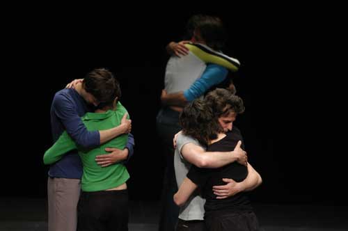 Jerome Bel THE SHOW MUST GO ON © Mussacchio Laniello:: jeromebel