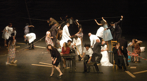 Tanztheater Wuppertal Pina Bausch in VIKTOR © Ulli Weiss:: victor